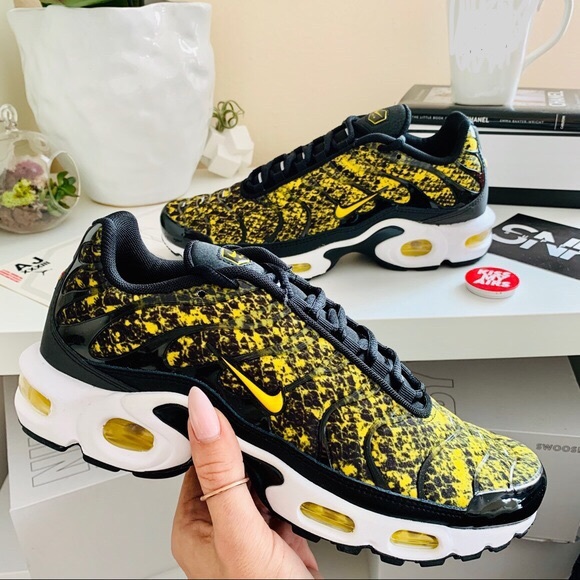 Air Max Plus Snakeskin Womens - Picture 1 of 9